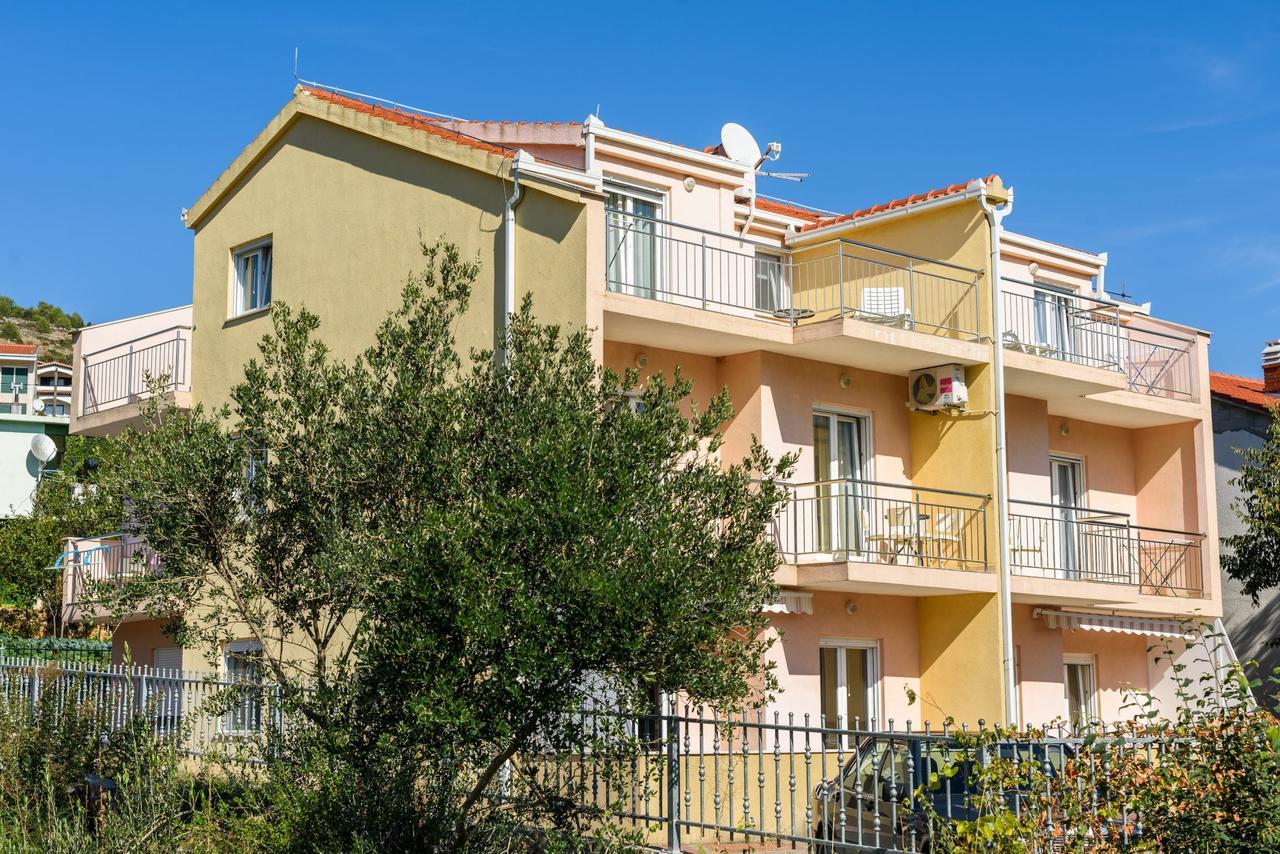 Apartment Neve