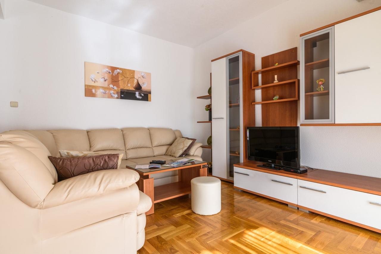 Neve Apartment