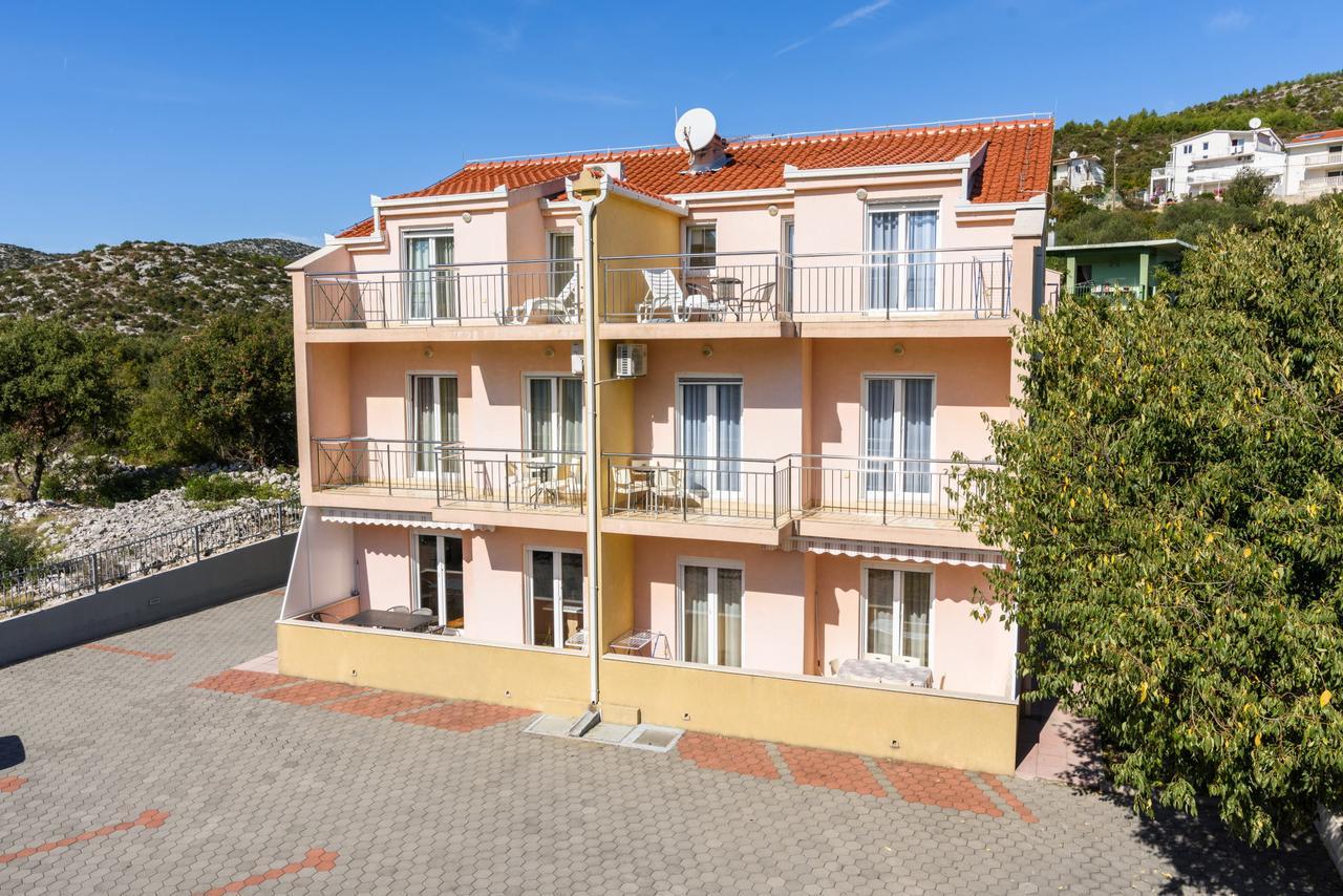 Apartment Neve Marina