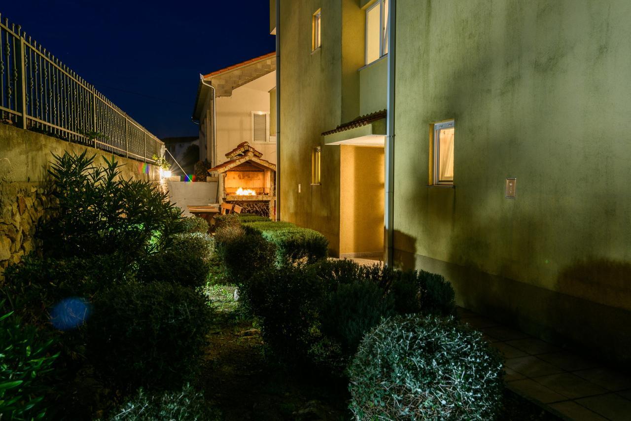 Neve Apartment